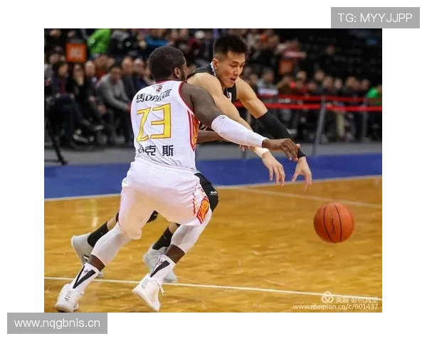 《精彩篮球对决集锦：绝妙扣篮与激烈攻防瞬间回顾》 - 副本 - 副本